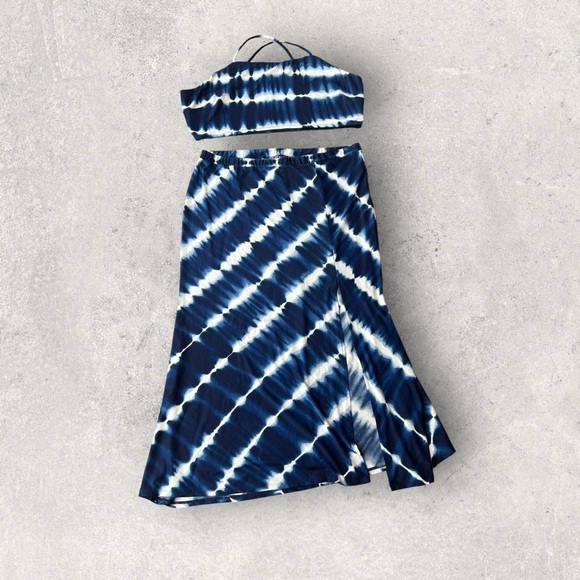 Venus | Two-Piece Set - Picture 2 of 7